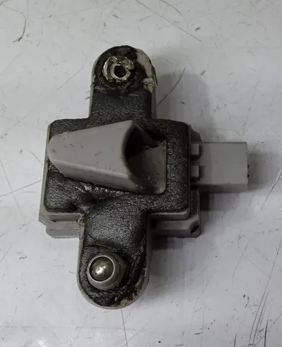 Sensor Espoleta Mercedes C200 C180 2011 / A2048210651 Prateado