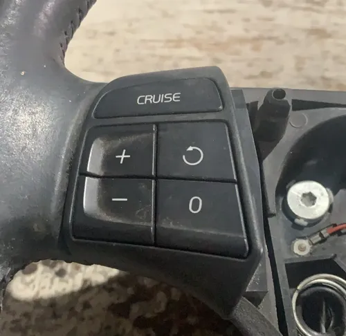 Volante Com Comandos Volvo C30 2008 2009 2010 2011