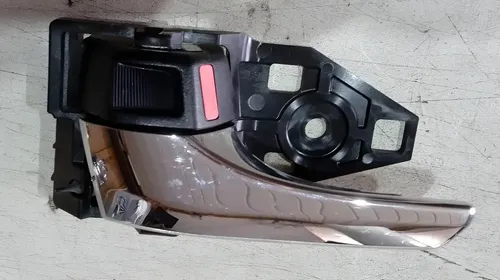 Maçaneta Interna Traseira Esquerda Toyota Rav4 2014 2015 Traseira