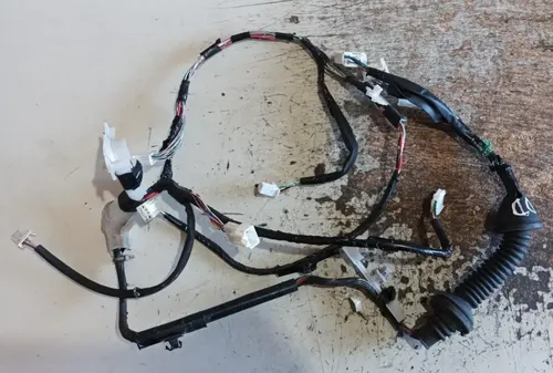 Chicote Da Porta Dianteira Direita Corolla 2017 821510zd4100