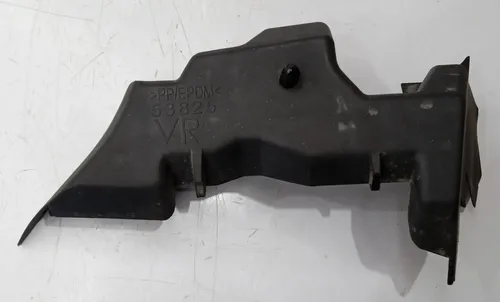 Acabamento Paralama Direito Toyota Yaris 2019 - 2023