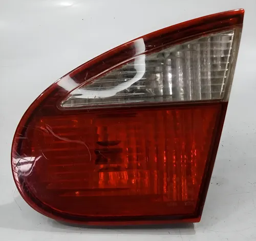 Lanterna Direito Tampa Traseira Daewoo Lanos 1995 - 1997 Direito/passageiro Vermelho Lanterna Direito Tampa Traseira Daewoo Lanos 1995 - 1997 Direito/passageiro Vermelho