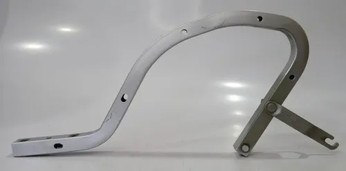 Dobradiça Direita Porta Malas Toyota Yaris 1.5 2019 - 2023