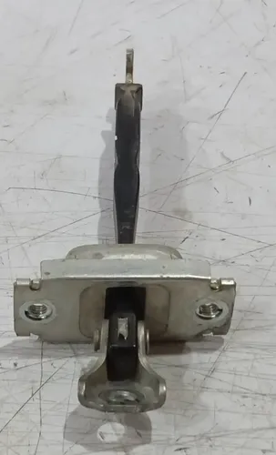 Limitador Da Porta Traseira Esquerda Hilux 2016 - 2023  