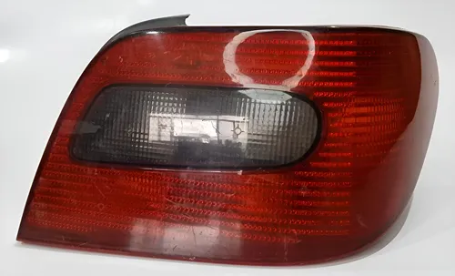 Lanterna Direita Citroen Xsara 1997 - 2005 Detalhe Direito/passageiro Vermelho