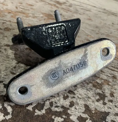 Dobradiça Porta Dianteira Direita Mercedes E250 2014