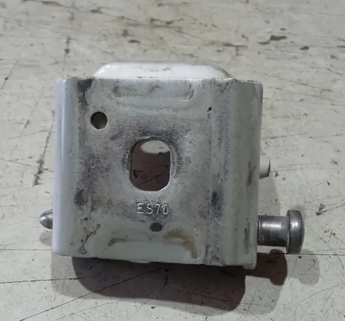 Dobradiça Inferior Porta Dianteira Esquerda  C3 2013 - 2016