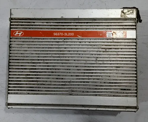 Amplificador De Som Azera 2006 - 2011 / 96370-3l200    Preto