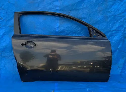 Porta Dianteira Direita Volvo C30 2007 A 2013 Avaria Dianteira Direita Preto Porta Dianteira Direita Volvo C30 2007 A 2013 Avaria Dianteira Direita Preto