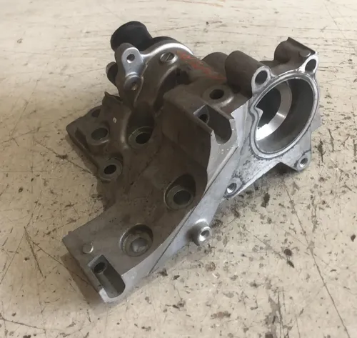 Suporte Bomba De Água Livina Tiida 1.8 16v 2012 / 38123