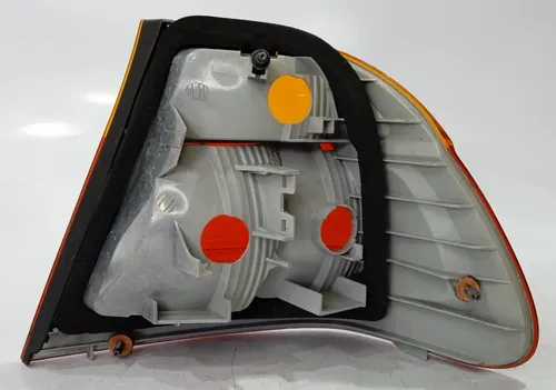 Lanterna Esquerda Bmw 320 1999 2000 2001 Avaria Esquerdo/motorista Vermelho