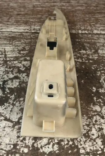 Moldura Botão Vidro Traseiro Direito Lifan Xc60 2011