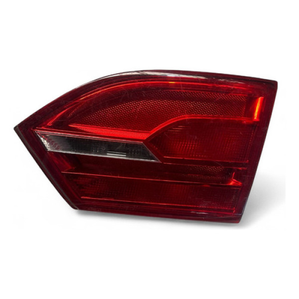 Lanterna Tampa Traseira Direita Volkswagen Jetta 2011/2016 Direito/passageiro Vermelho