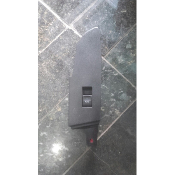 Interruptor Dianteiro Direito Toyota Corolla 2018