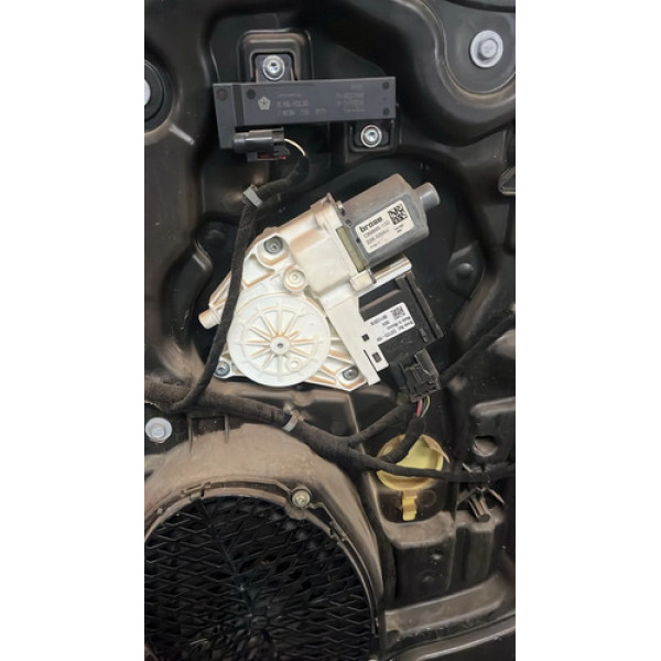 Máquina De Vidro Porta T.d Fiat Toro Diesel 17/24