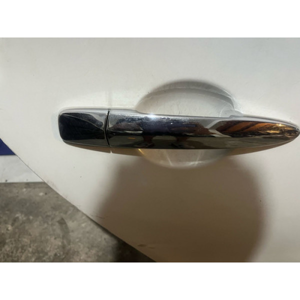 Maçaneta Externa Porta Traseira Direita Nissan Sentra 14/20 Traseira