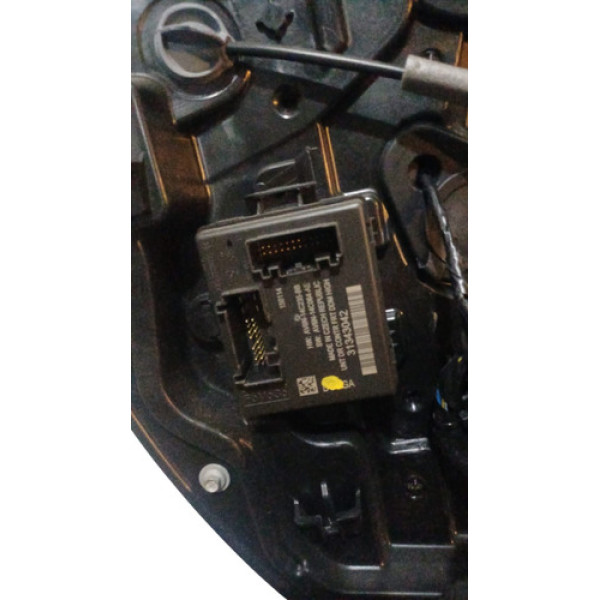 Módulo Porta Dianteira Esquerda (31343042) Volvo V40 13/21