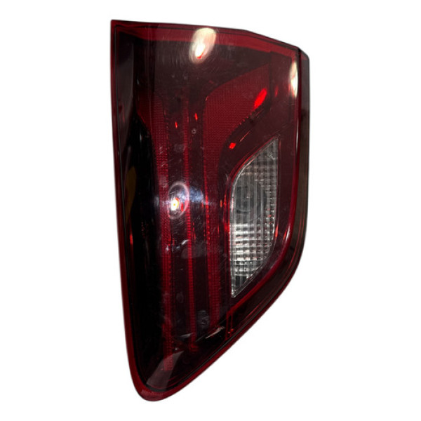 Lanterna Tampa Traseira Dir (26279498) Chevrolet Ônix Sedan Direito/passageiro Vermelho