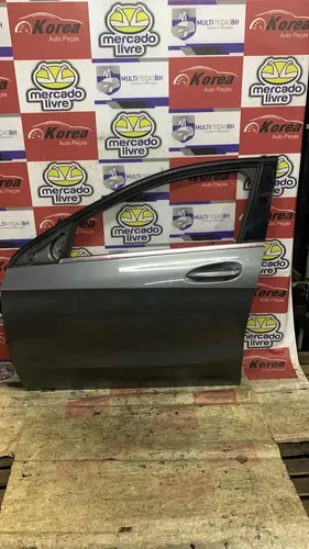 Porta Dianteira Esquerda Mercedes A200 2013 / 2017 Dianteira Esquerda Cinza