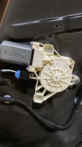 Máquina Vidro Dianteira Esquerda Audi Q5 2022/2025