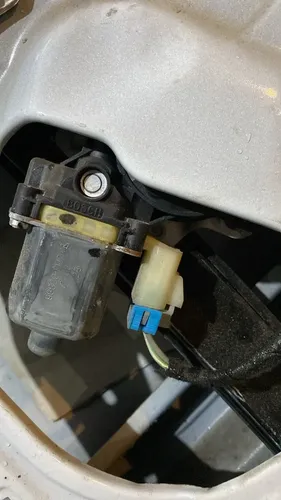 Máquina  Vidro Porta Dianteira Esqchevrolet Ônix 2013/2020
