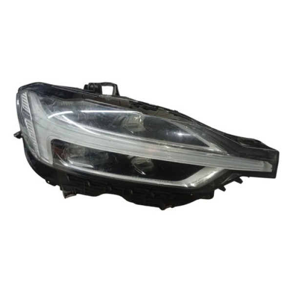 Farol Direito Volvo Xc60 2.0t T5 Momentum 2019 Detalhe Direito/passageiro