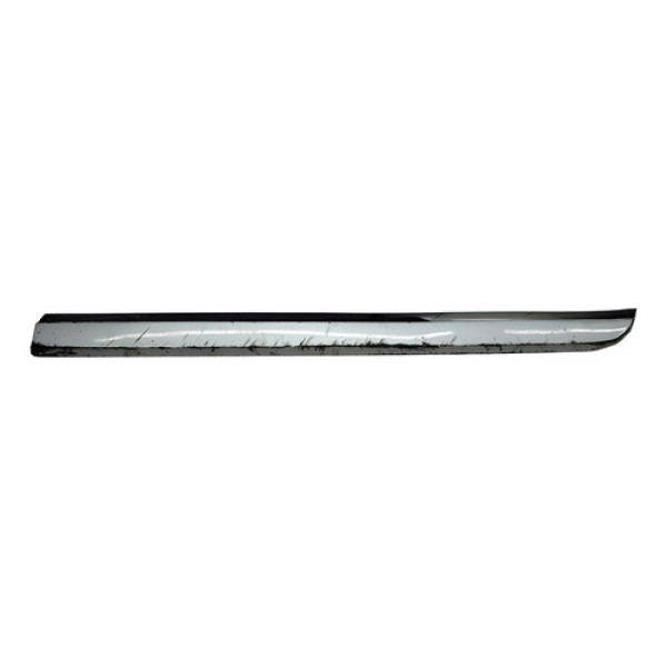 Acabamento Externo Tras Esq Vw Passat B8 2017 2018 Detalhe Prata