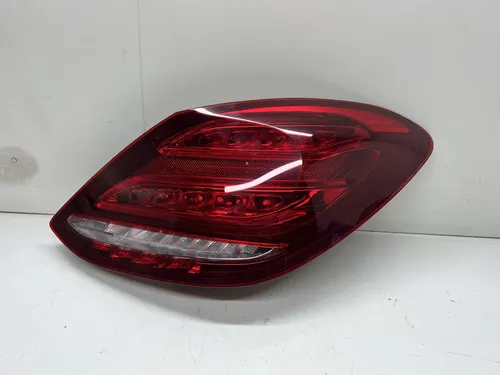 Lanterna Traseira Direita Mercedes C180 2015/2018 Original Direito/passageiro Vermelho
