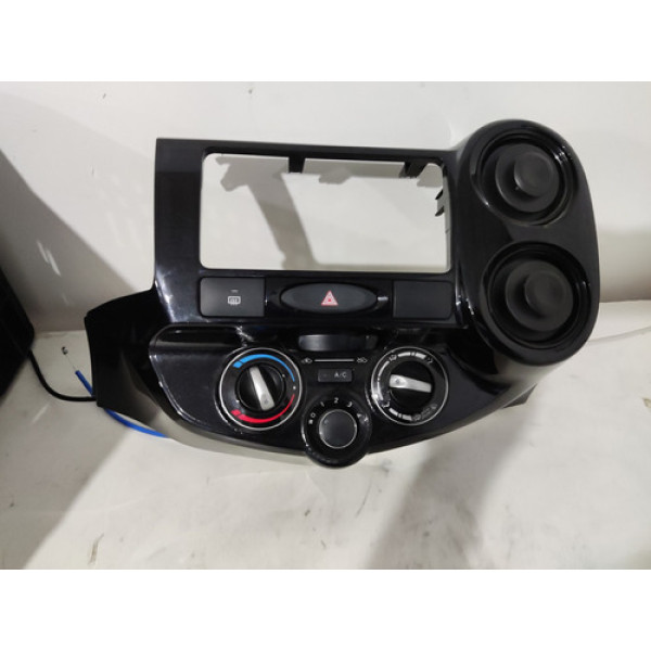 Moldura Central Toyota Etios 2016 C/difusor De Ar