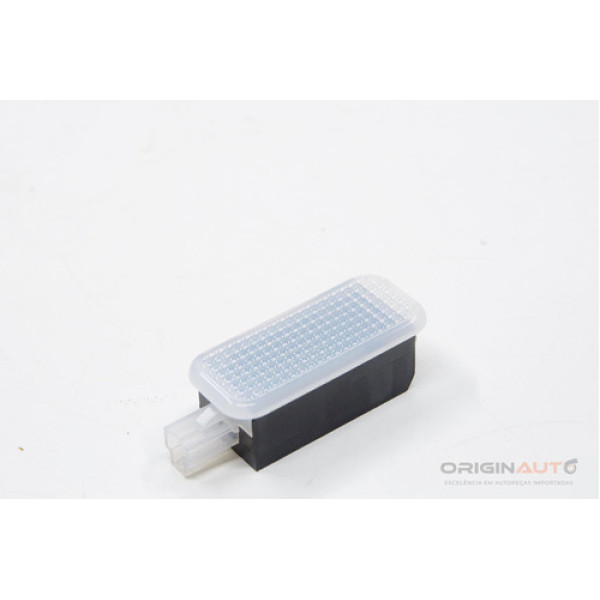 Luz Cortesia Pe Inferior Audi Q3 8u 2.0 180cv Quattro 8u0947