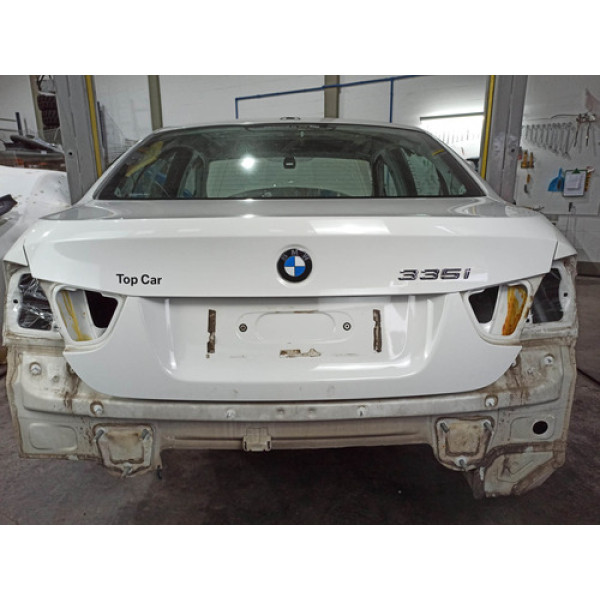 Tampa Traseira Bmw 335i 320 330 E90 09-12 7254425 Detalhe
