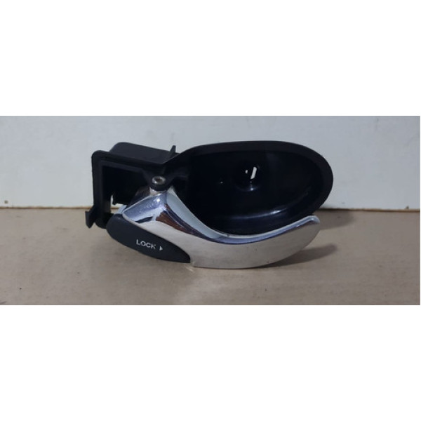 Maçaneta Interna Esquerda Ford Focus 2000/2008 Cromada