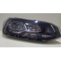 Farol Polo Virtus 2017/2020 C/ Detalhe Friso Preto - Direito Farol Polo Virtus 2017/2020 C/ Detalhe Friso Preto - Direito