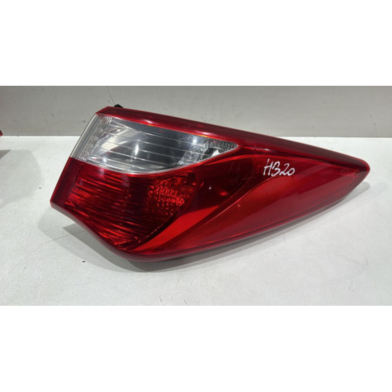 Lanterna Direita Hyundai Hb20 Hatch 2013 A 2016 Usado Orig Lanterna Direita Hyundai Hb20 Hatch 2013 A 2016 Usado Orig