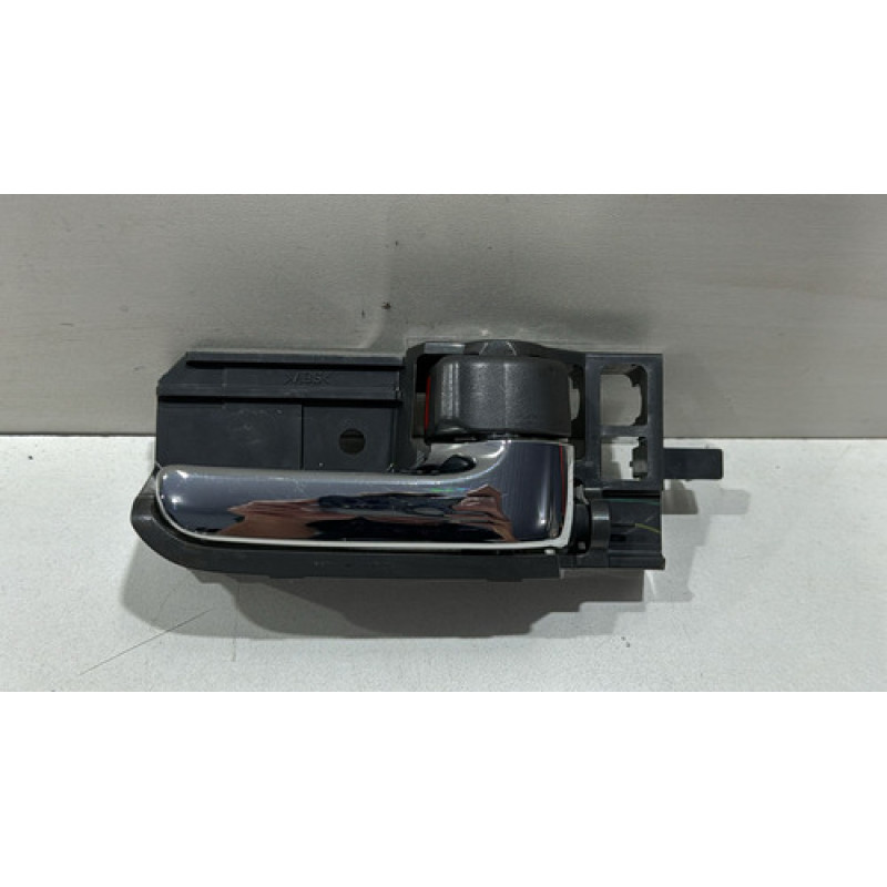 Maçaneta Interna Porta Direita Sw4 Hilux 2005 Á 15 Original Maçaneta Interna Porta Direita Sw4 Hilux 2005 Á 15 Original