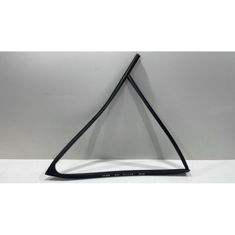 Borracha Canaleta Vidro Dianteiro Direito Duster 2021 22 23 Borracha Canaleta Vidro Dianteiro Direito Duster 2021 22 23