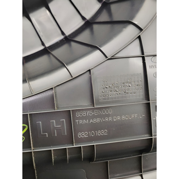Soleira Interna Traseira Hyundai Creta Le 2022 2024 Preto
