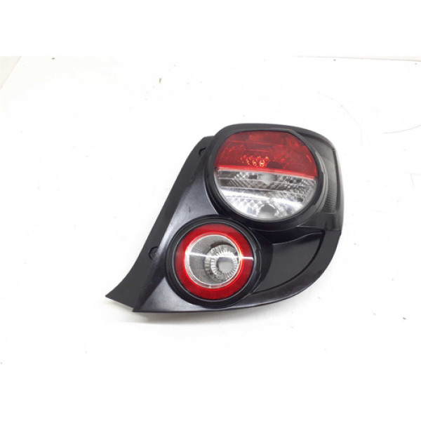 Lanterna Traseira Direita Gm Sonic 2012 A 2014 Direito/passageiro Vermelho