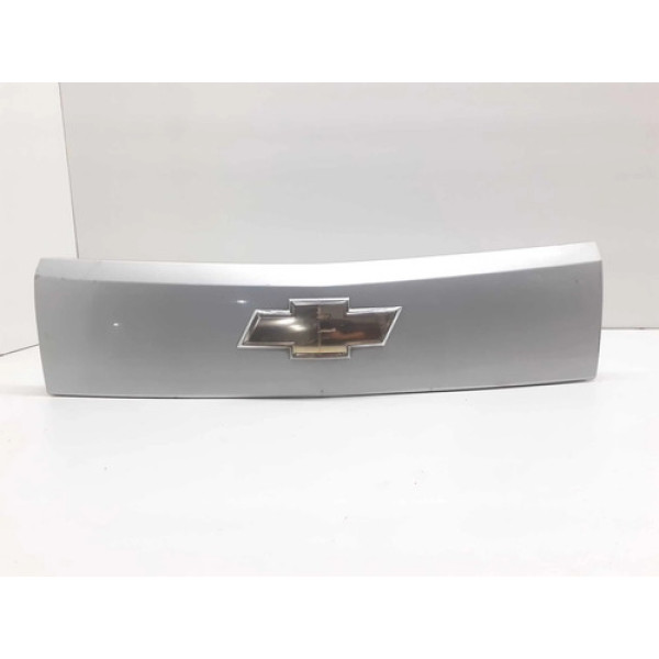 Aplique Tampa Traseira Gm Captiva 2008 2009 2010 2011 2012 Prateado