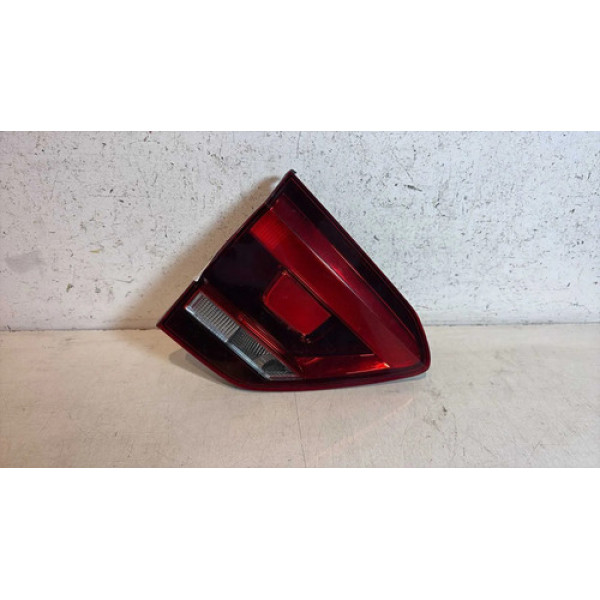 Lanterna Esquerda Tampa Volkswagen Fox Connect 2015/2019 Esquerdo/motorista Vermelho