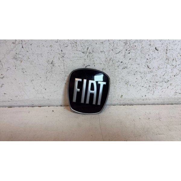 Emblema Tampa Traseira Fiat  Strada Grand Siena 2015/2021 Preto