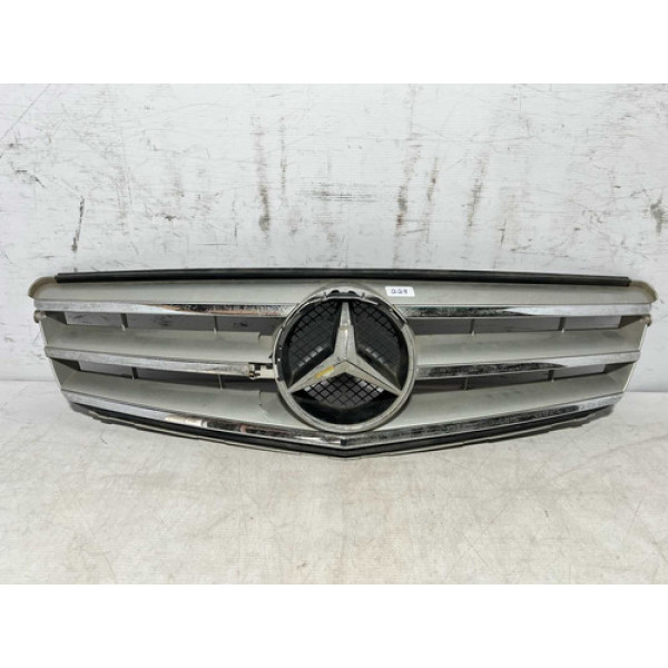 Grade Mercedes Benz C180 2010 2011 2012 / Original C/detalhe Cinza Fosco