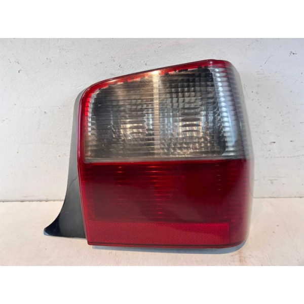 Lanterna Fiat Uno Direita 2006 2007 2008 2009 2011 Fume Direito/passageiro Vermelho