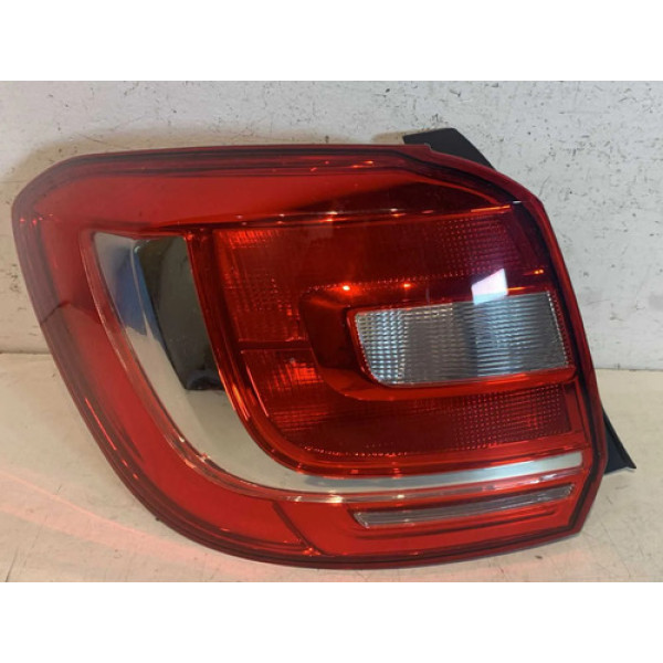 Lanterna Esquerda Renault Sandero 2015 2016 2017 2018 2019 Esquerdo/motorista Vermelho