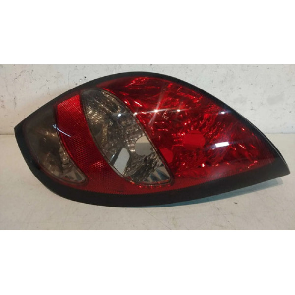 Lanterna Direita Celta Fume 2001 - 2006 (usado) Direito/passageiro Vermelho