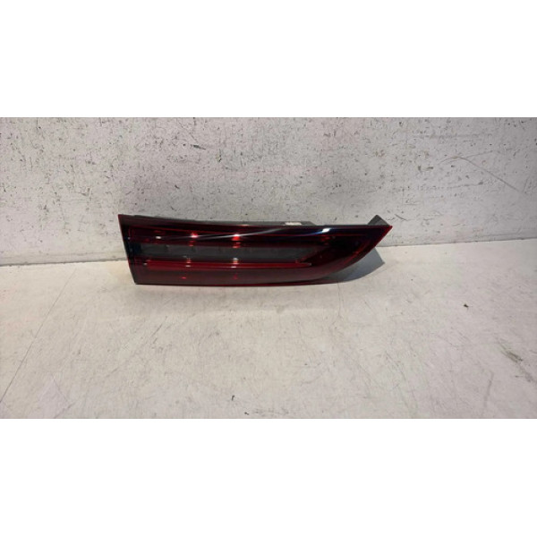 Lanterna Tampa Traseira Esquerda Fiat Fastback 2023 2024 25 Esquerdo/motorista Vermelho