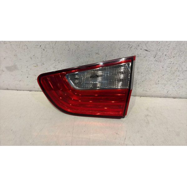 Lanterna Tampa Direita Fiat Grand Siena 2012 2013 2014-2021 Direito/passageiro Vermelho
