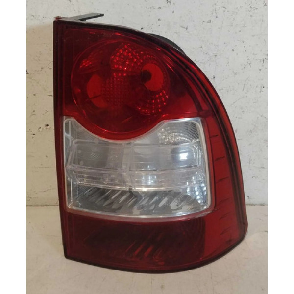 Lanterna Direita Fiat Strada 2009 2010 2011 2012  2013 Direito/passageiro Vermelho
