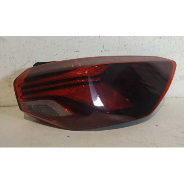 Lanterna Direita Onix Plus Sedan S/led 2020 2021 2022/2024 Direito/passageiro Vermelho
