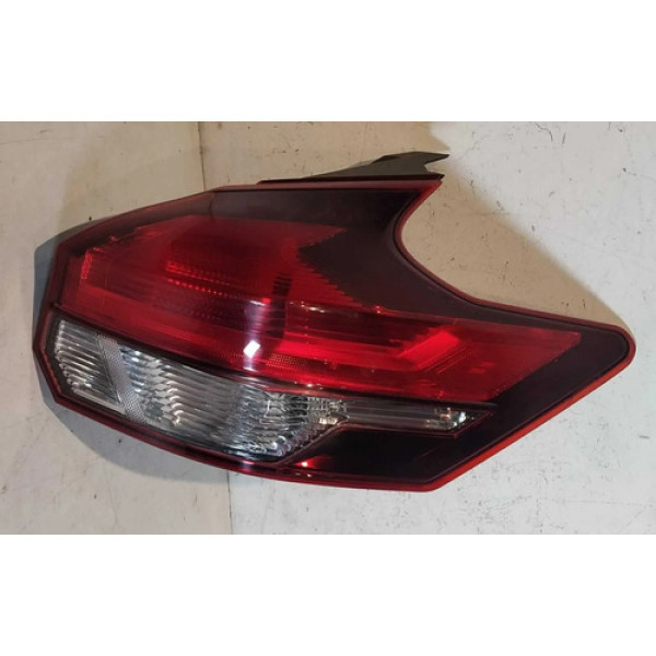Lanterna Direita Nissan Kicks 2017 2018 2019 2020 2021 Direito/passageiro Vermelho